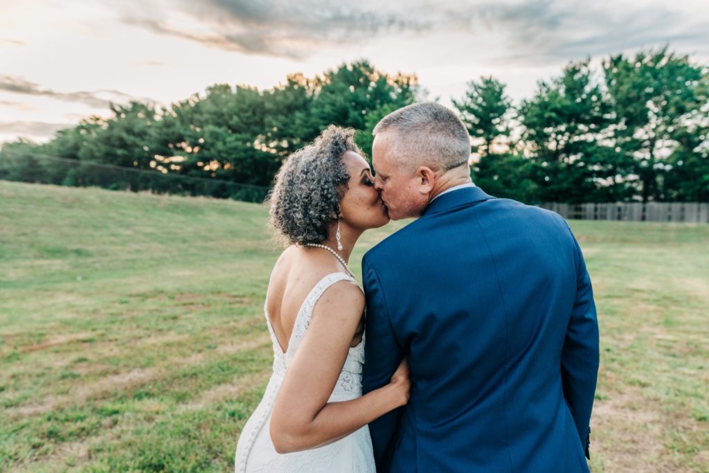bride and groom kissing in Fredericksburg Va