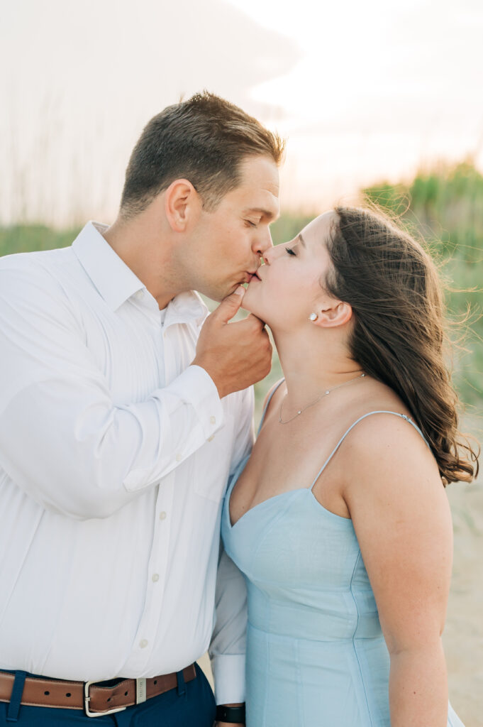 Couple kissing in Virginia Beach