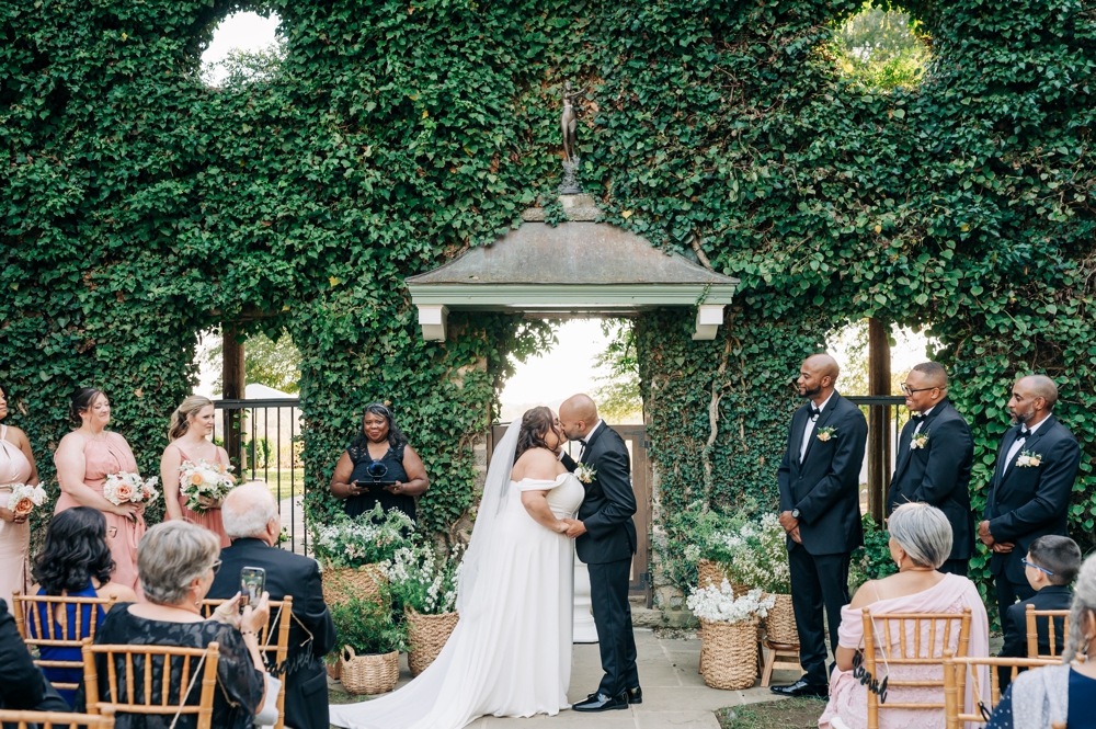 Green Ivy wall ceremony at The Goodsone Inn