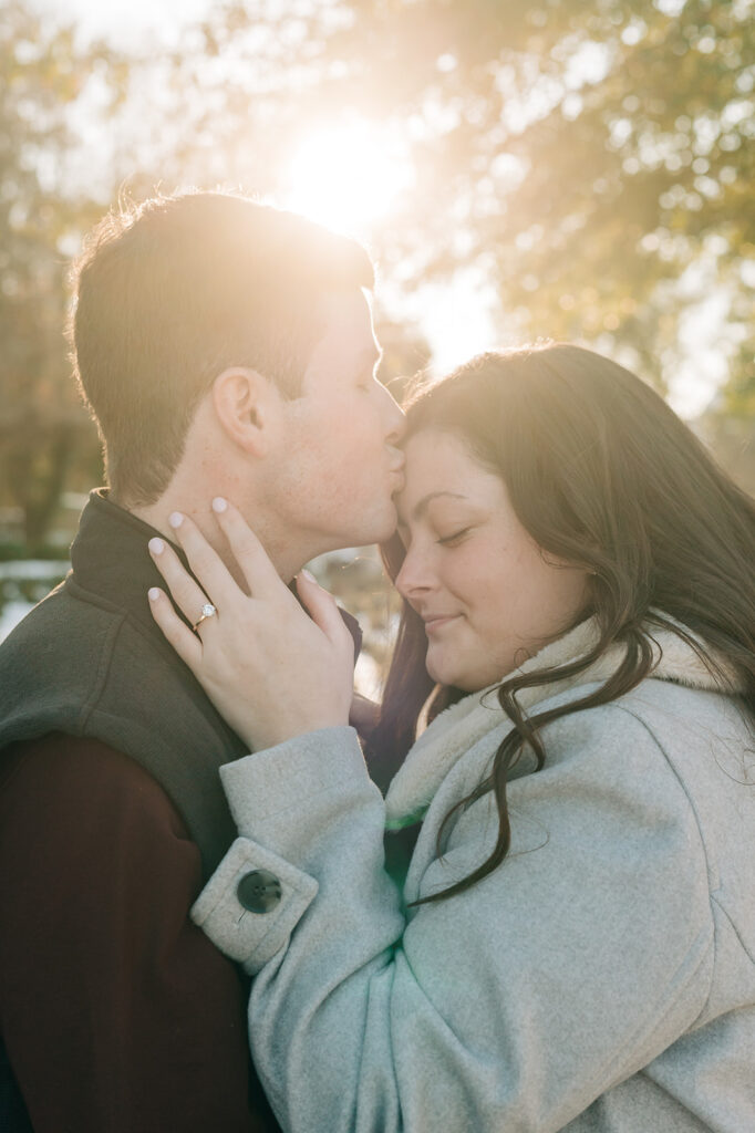 couple embracing in Williamsburg